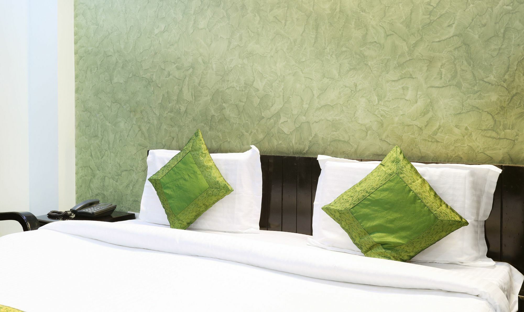 Royal Suites By Park Tree, Kasauli Ngoại thất bức ảnh