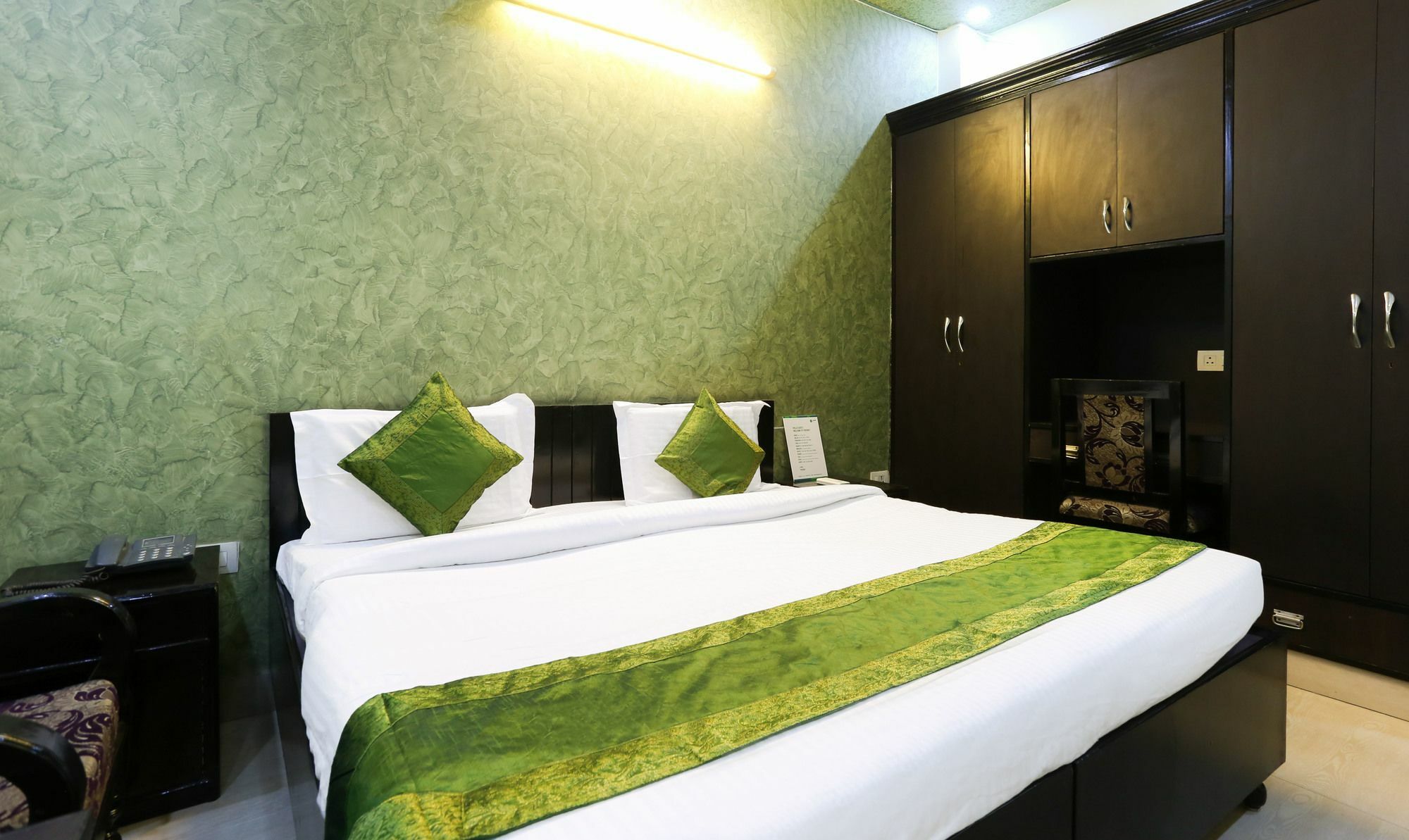 Royal Suites By Park Tree, Kasauli Ngoại thất bức ảnh